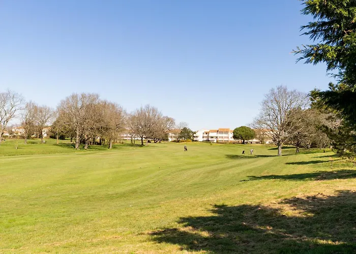 A Babord,terrasse, Golf, -58 Pornic